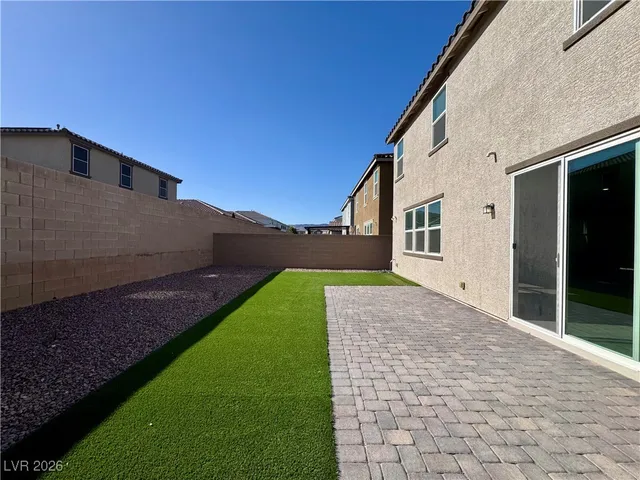 $2,850 | 8109 Minavalle Avenue, Las Vegas, NV 89113