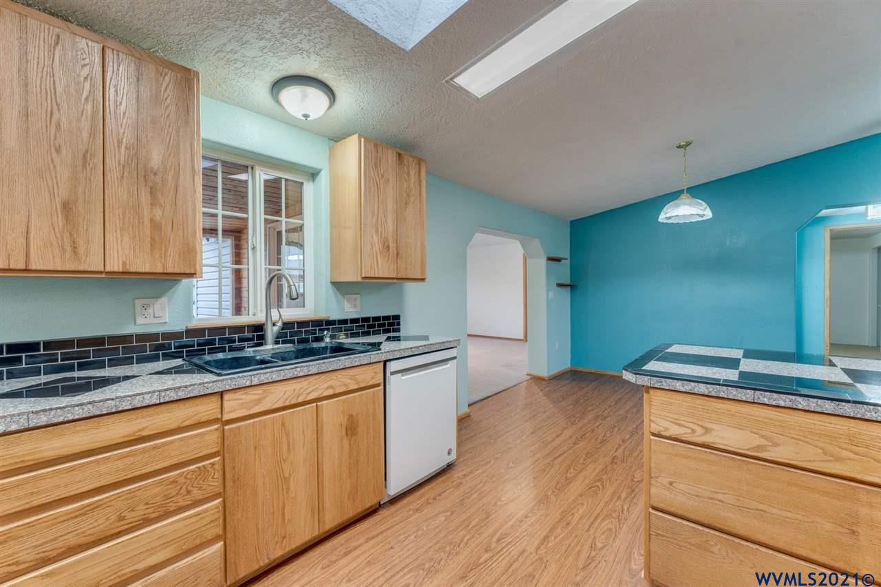 36150 Cold Springs Road Crabtree, OR 97355 - Photo 14 of 34 Gallery Image 14