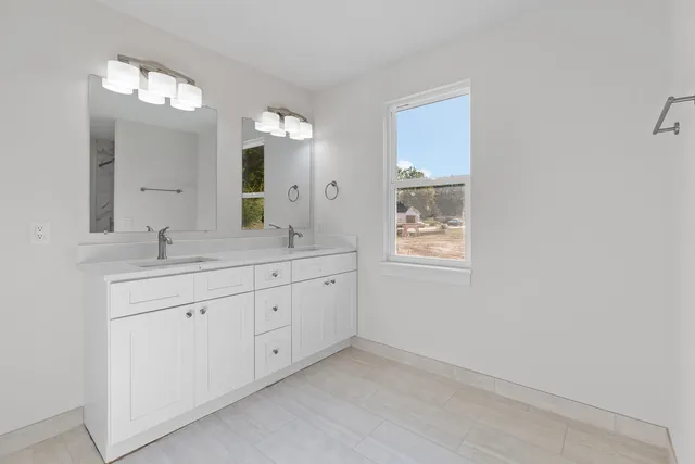 $309,900 | 2026 Grn Acrs Drive, Adrian, MI 49221