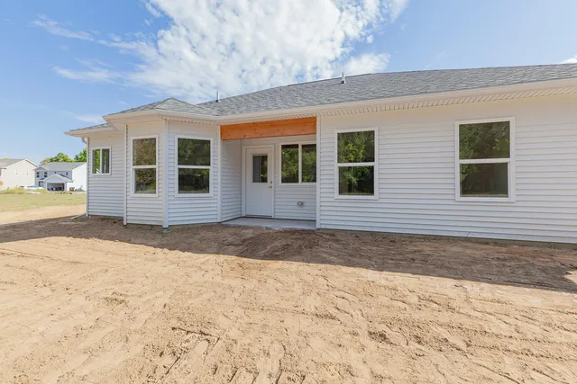 $309,900 | 2026 Grn Acrs Drive, Adrian, MI 49221