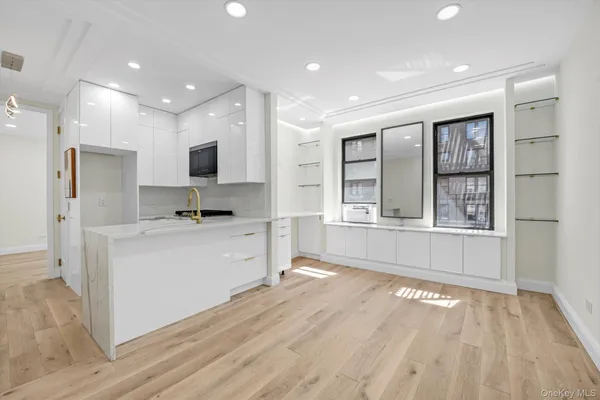 $699,999 | 741 West End Avenue, Unit 4B | Upper West Side