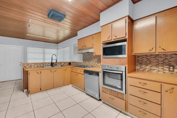 $3,200 | 4910 Ralls Drive, Fort Pierce, FL 34981