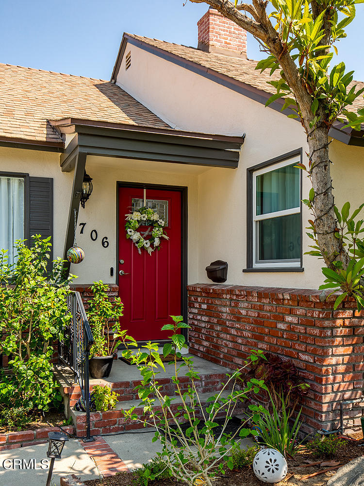 706 Tufts Avenue Burbank, CA 91504 - Photo 4 of 30 a front view of a house