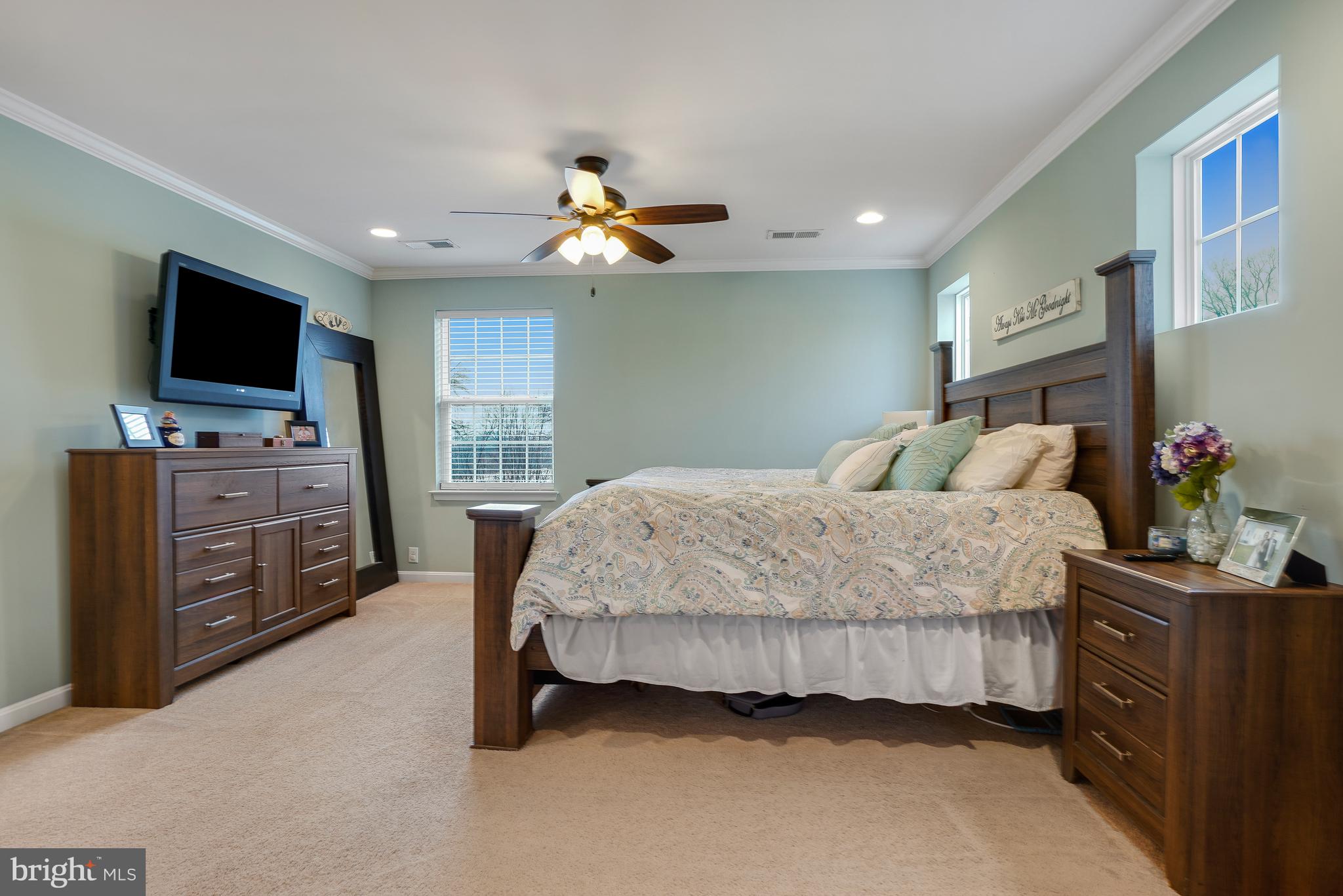 20907 Mt Aetna Road Hagerstown, MD 21742 - Photo 24 of 69 Primary Bedroom