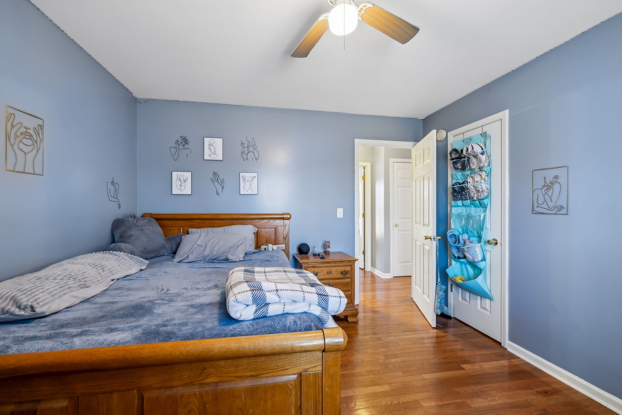 819 Blakemore Road Dickson, TN 37055 - Photo 29 of 54 a bedroom with a large bed and a window