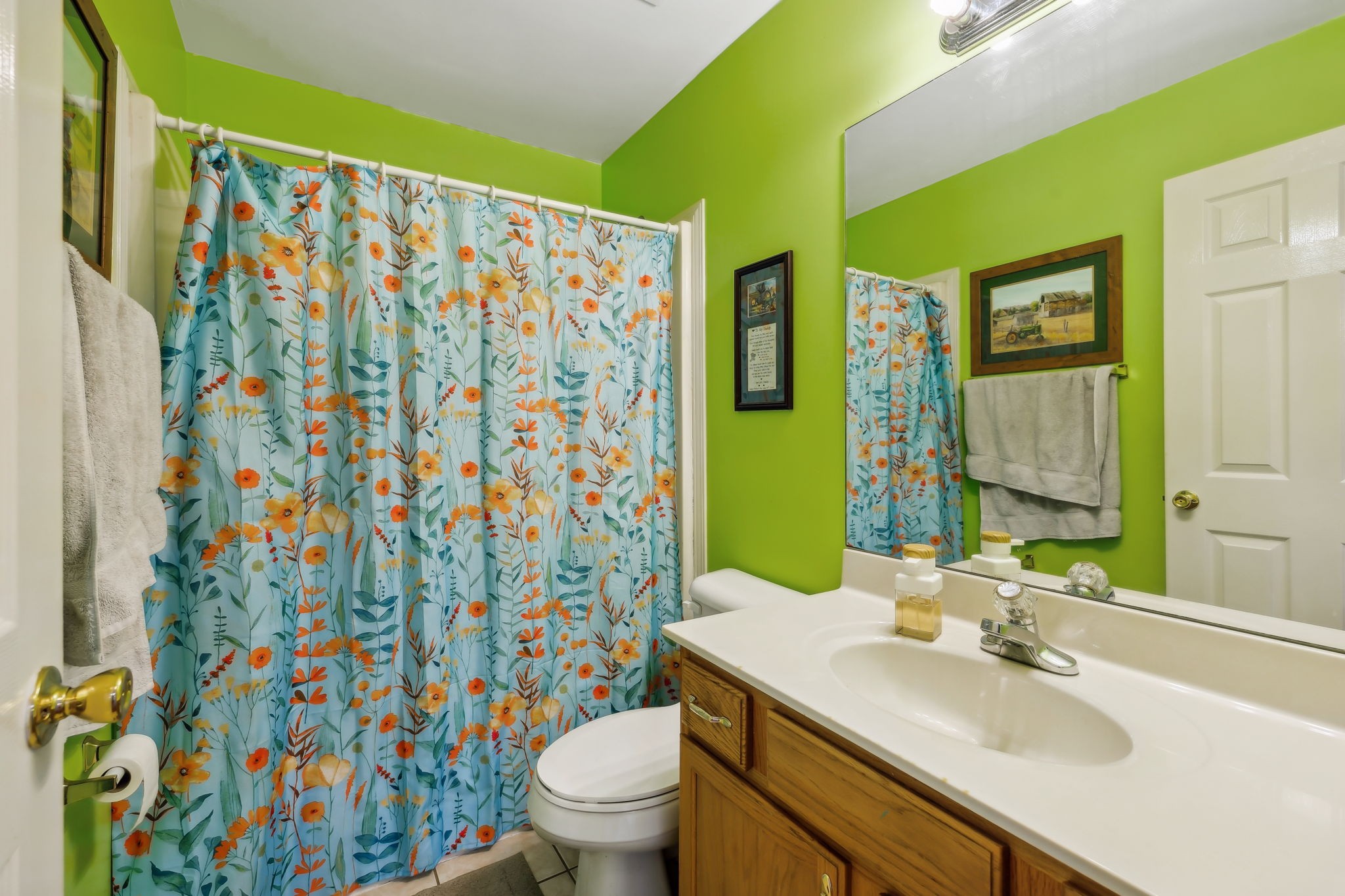 819 Blakemore Road Dickson, TN 37055 - Photo 32 of 54 a bathroom with a sink toilet and shower