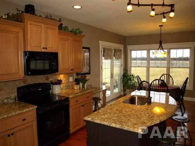 170 Fairview Washington, IL 61571 - Photo 3 of 24 Gallery Image 3