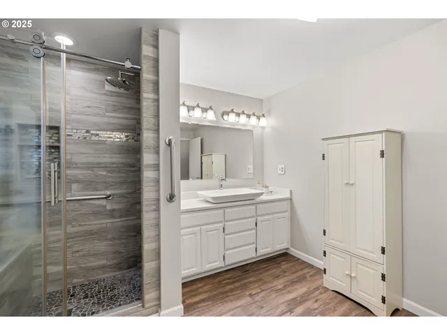 $779,000 | 28208 Cottage Grove Lorane Road, Cottage Grove, OR 97424