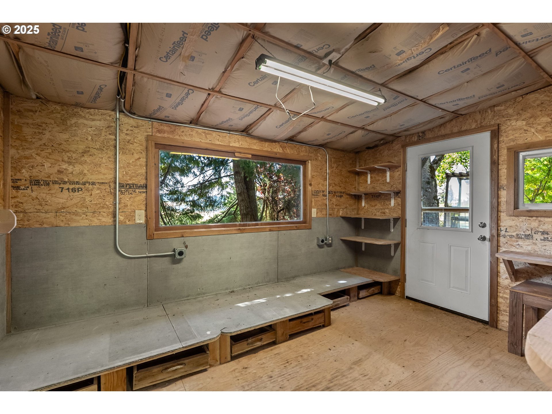 28208 Cottage Grove Lorane Road Cottage Grove, OR 97424 - Photo 35 of 47 Workshop