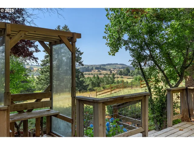 $779,000 | 28208 Cottage Grove Lorane Road, Cottage Grove, OR 97424