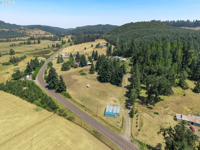 $779,000 | 28208 Cottage Grove Lorane Road, Cottage Grove, OR 97424