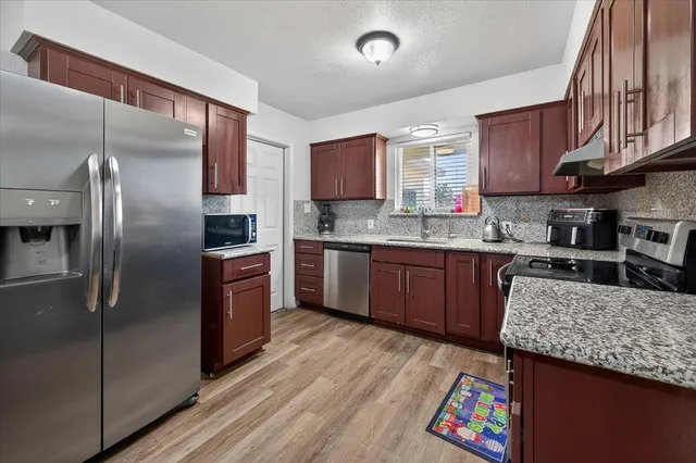 $369,900 | 2931 Paula Drive, Clovis, CA 93612