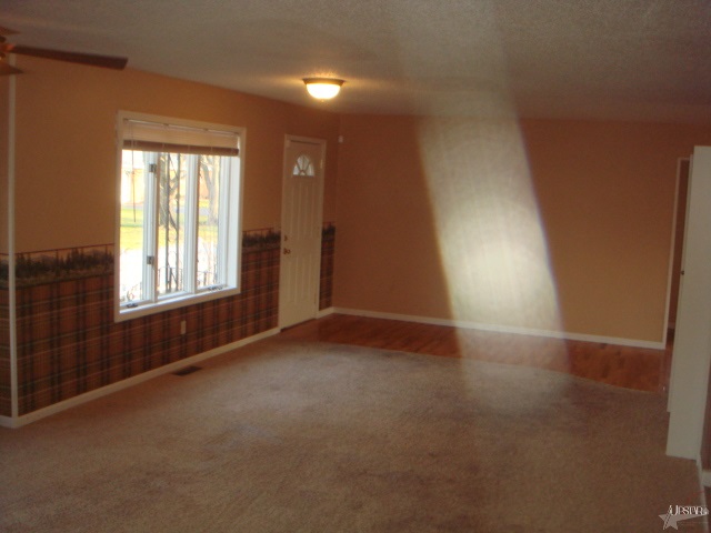 355 North County Line Road Markle, IN 46770 - Photo 9 of 20 Gallery Image 9