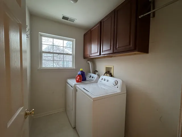 $375,000 | 3281 Cool Springs Court, Naperville, IL 60564