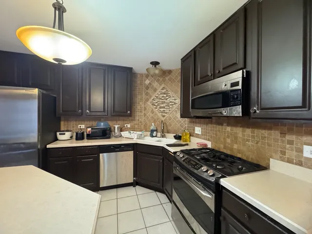 $375,000 | 3281 Cool Springs Court, Naperville, IL 60564