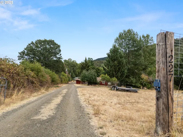$650,000 | 227 Lapp Lane, Roseburg, OR 97471