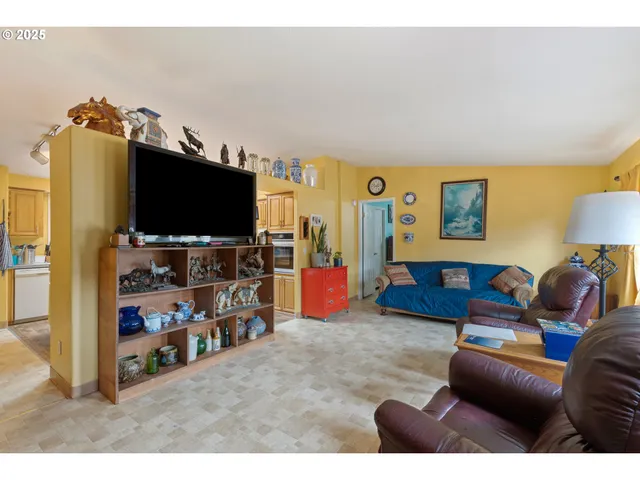 $650,000 | 227 Lapp Lane, Roseburg, OR 97471