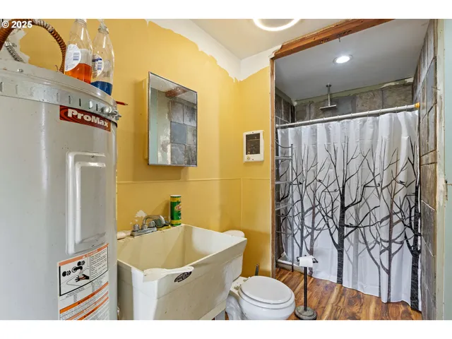 $650,000 | 227 Lapp Lane, Roseburg, OR 97471