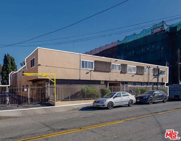 $2,695,000 | 10130 South Inglewood Avenue, Inglewood, CA 90304