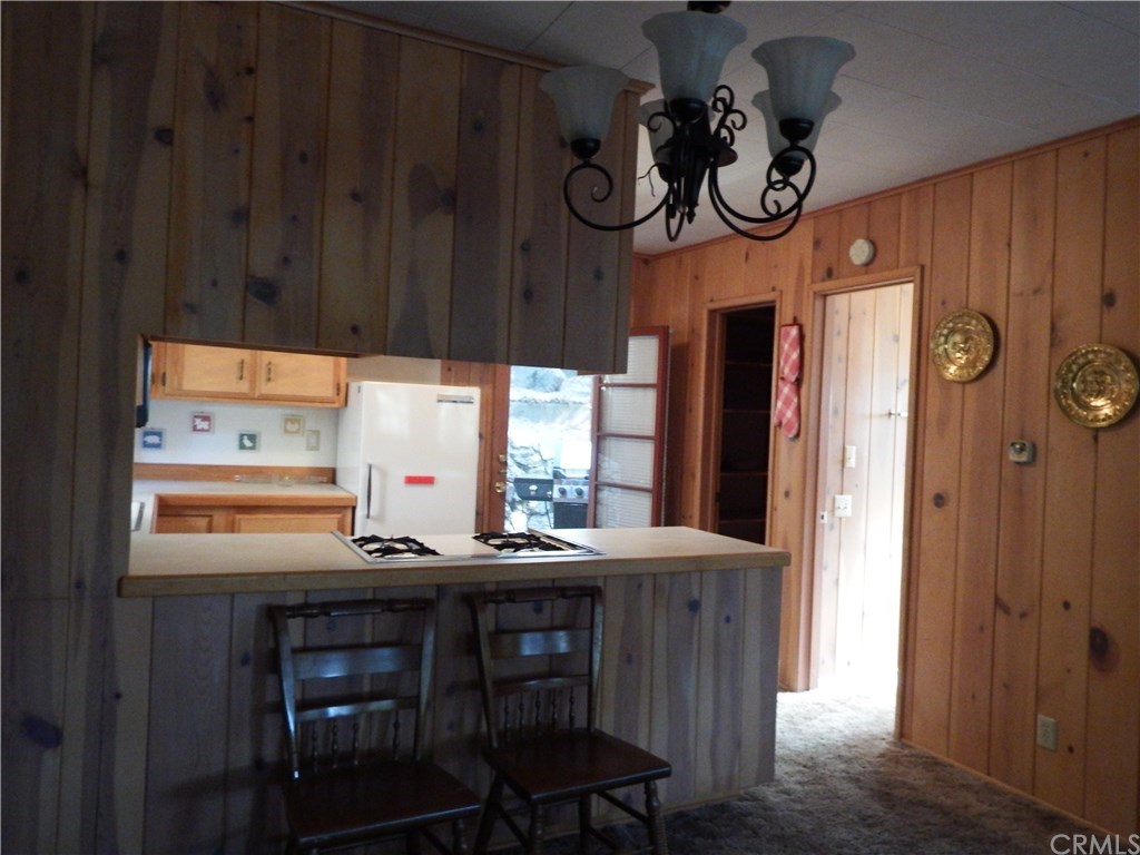 809 Arth Drive Crestline, CA 92325 - Photo 16 of 46