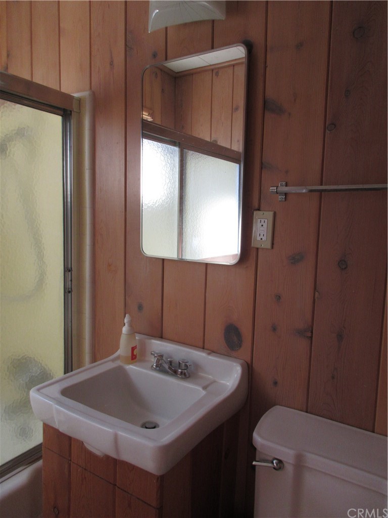 809 Arth Drive Crestline, CA 92325 - Photo 21 of 46