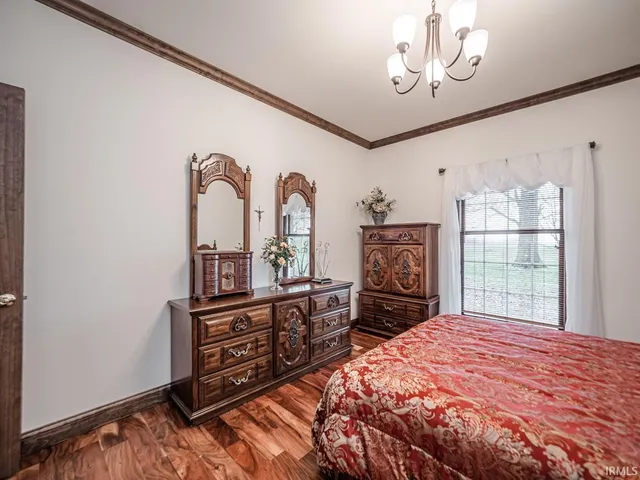 $374,900 | 7075 South 500th Street West, Owensville, IN 47665