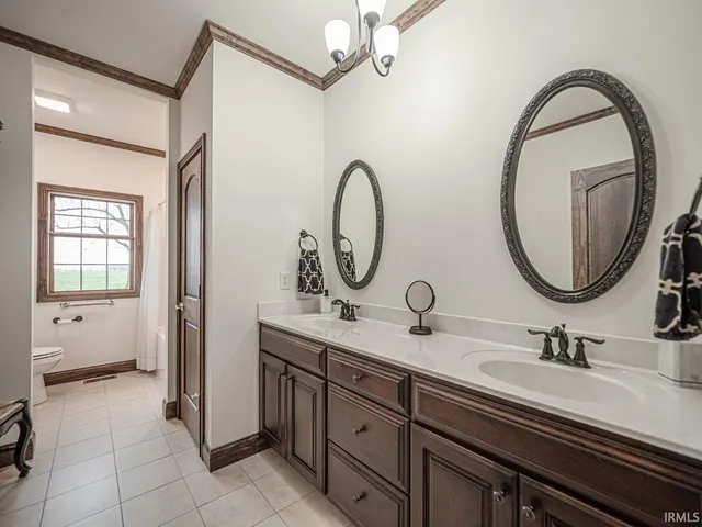 $374,900 | 7075 South 500th Street West, Owensville, IN 47665