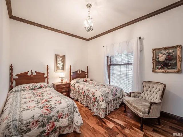 $374,900 | 7075 South 500th Street West, Owensville, IN 47665