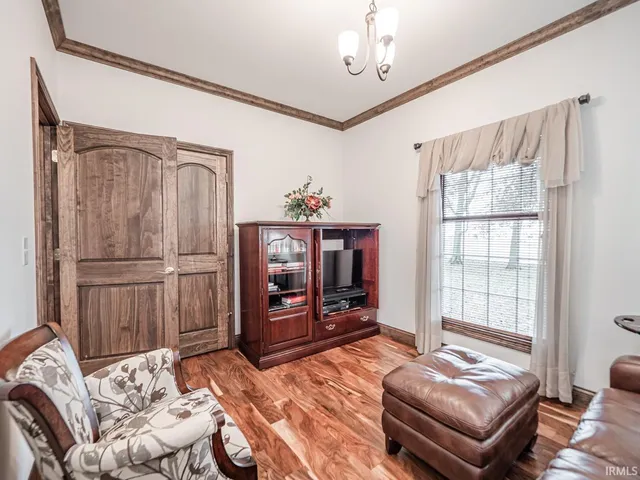 $374,900 | 7075 South 500th Street West, Owensville, IN 47665