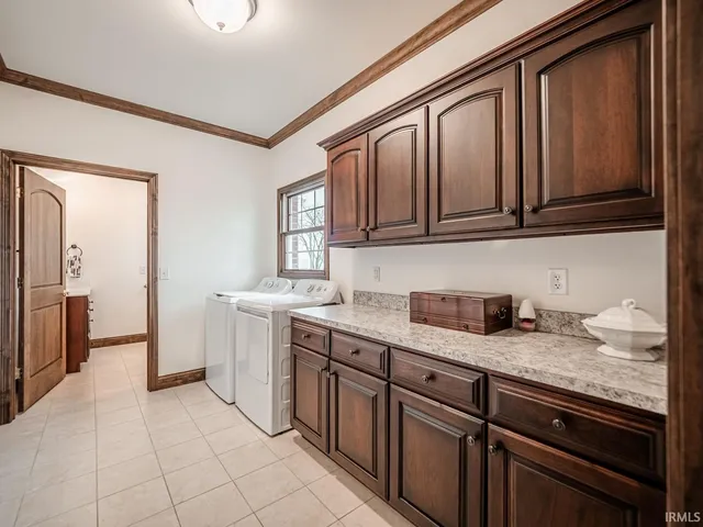 $374,900 | 7075 South 500th Street West, Owensville, IN 47665