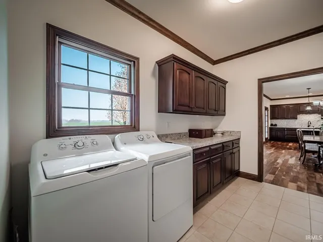 $374,900 | 7075 South 500th Street West, Owensville, IN 47665