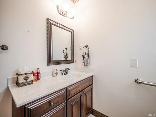 $374,900 | 7075 South 500th Street West, Owensville, IN 47665