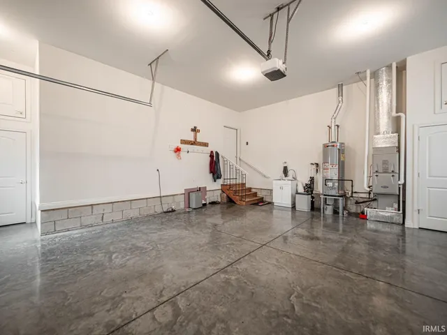 $374,900 | 7075 South 500th Street West, Owensville, IN 47665