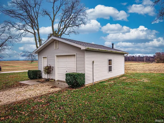 $374,900 | 7075 South 500th Street West, Owensville, IN 47665