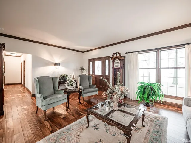 $374,900 | 7075 South 500th Street West, Owensville, IN 47665