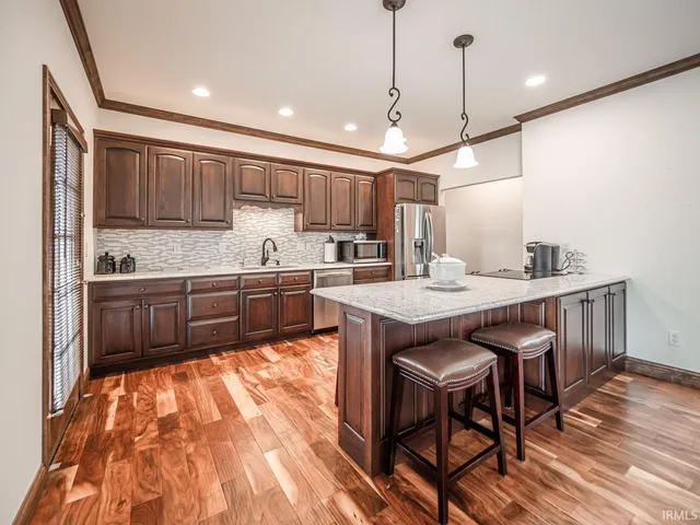 $374,900 | 7075 South 500th Street West, Owensville, IN 47665