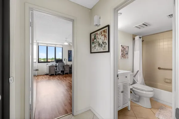 $800,000 | 3420 South Ocean Boulevard, Unit 5Z, Highland Beach, FL 33487