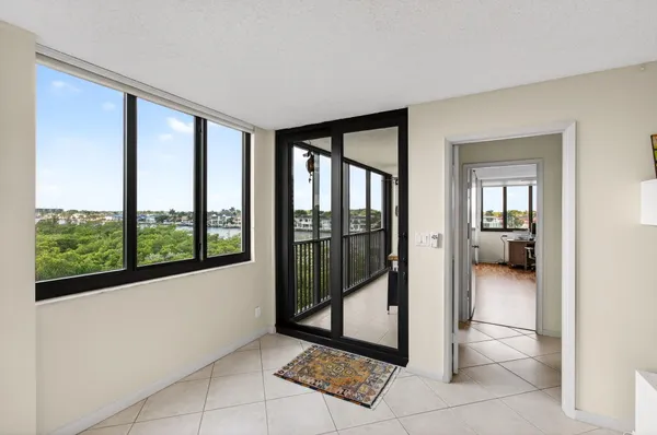 $800,000 | 3420 South Ocean Boulevard, Unit 5Z, Highland Beach, FL 33487