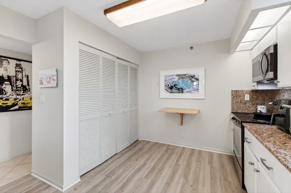 $800,000 | 3420 South Ocean Boulevard, Unit 5Z, Highland Beach, FL 33487