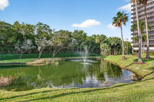 $800,000 | 3420 South Ocean Boulevard, Unit 5Z, Highland Beach, FL 33487