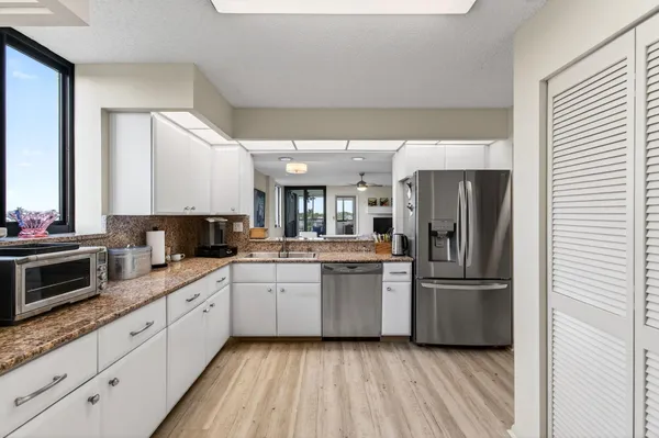 $800,000 | 3420 South Ocean Boulevard, Unit 5Z, Highland Beach, FL 33487