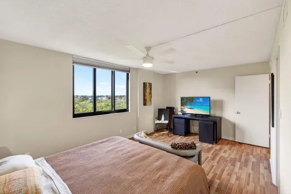 $800,000 | 3420 South Ocean Boulevard, Unit 5Z, Highland Beach, FL 33487