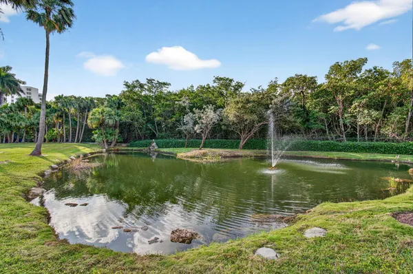 $800,000 | 3420 South Ocean Boulevard, Unit 5Z, Highland Beach, FL 33487