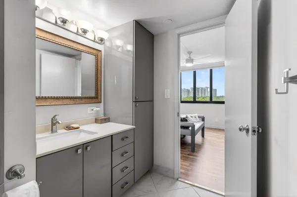 $800,000 | 3420 South Ocean Boulevard, Unit 5Z, Highland Beach, FL 33487