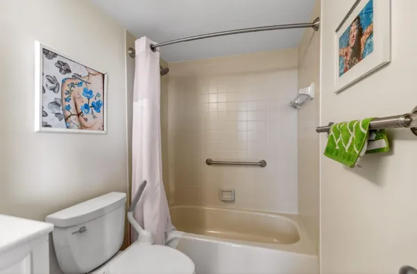 $800,000 | 3420 South Ocean Boulevard, Unit 5Z, Highland Beach, FL 33487