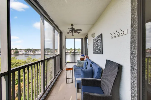 $800,000 | 3420 South Ocean Boulevard, Unit 5Z, Highland Beach, FL 33487