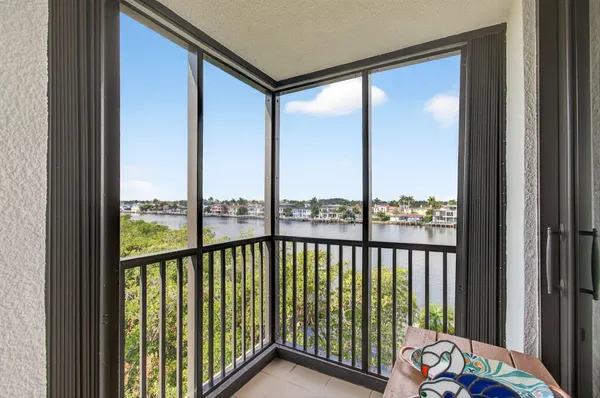$800,000 | 3420 South Ocean Boulevard, Unit 5Z, Highland Beach, FL 33487