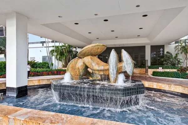 $800,000 | 3420 South Ocean Boulevard, Unit 5Z, Highland Beach, FL 33487