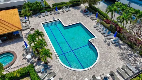 $800,000 | 3420 South Ocean Boulevard, Unit 5Z, Highland Beach, FL 33487