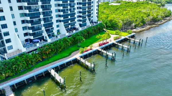 $800,000 | 3420 South Ocean Boulevard, Unit 5Z, Highland Beach, FL 33487